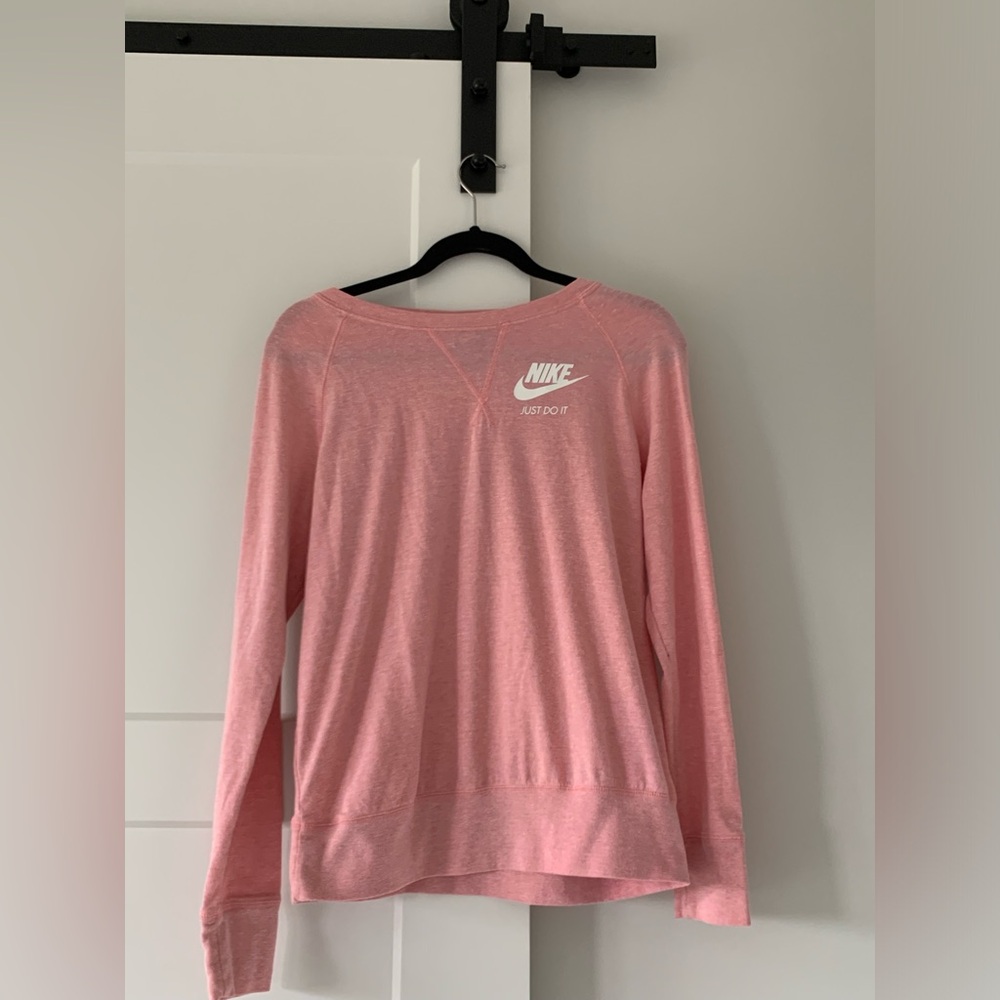 Nike top